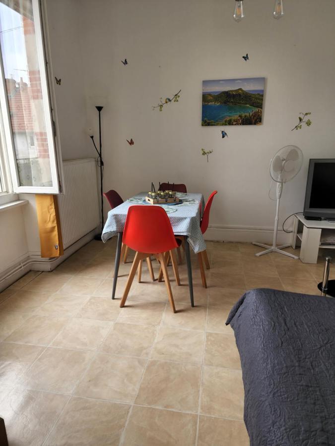 Appartement Duplex F2 Tout Confort Proche Centre Ville Avec Parking Gratuit Montluçon Kültér fotó