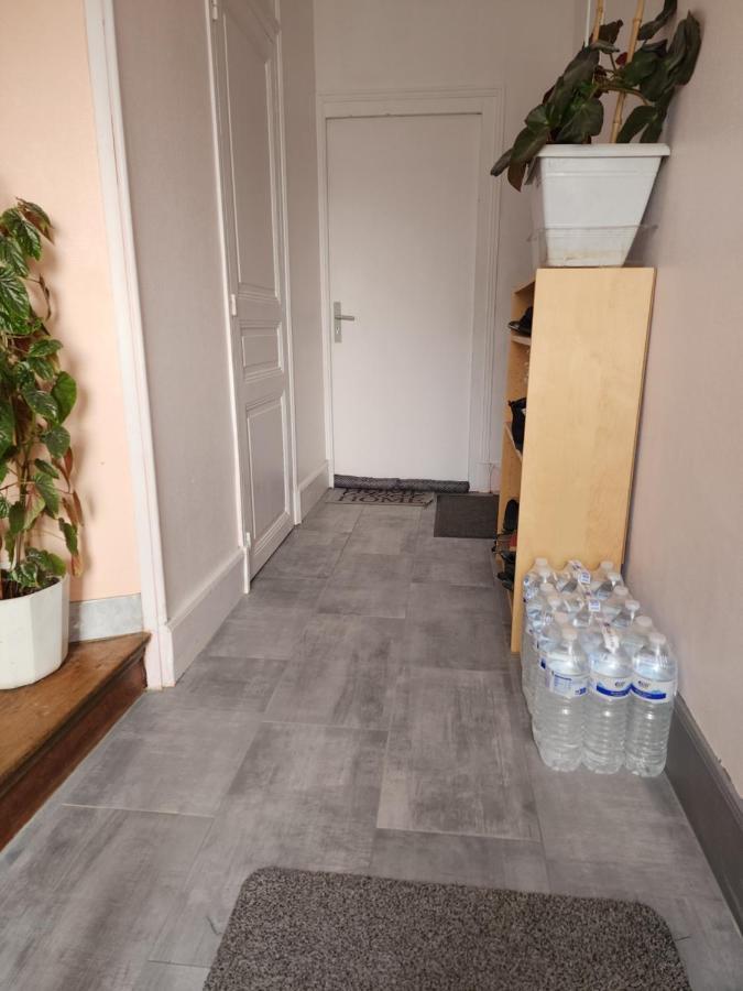 Appartement Duplex F2 Tout Confort Proche Centre Ville Avec Parking Gratuit Montluçon Kültér fotó