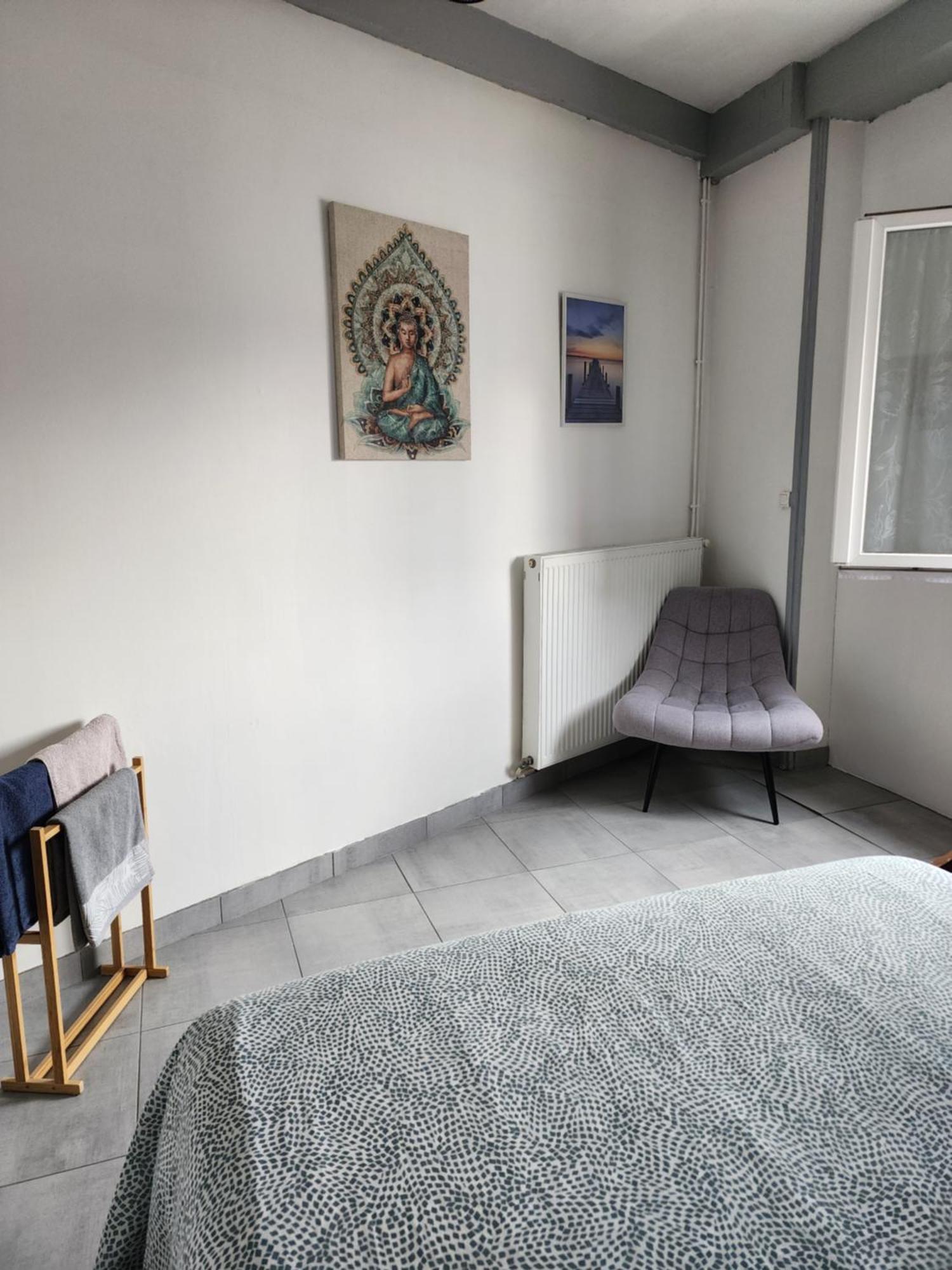 Appartement Duplex F2 Tout Confort Proche Centre Ville Avec Parking Gratuit Montluçon Kültér fotó