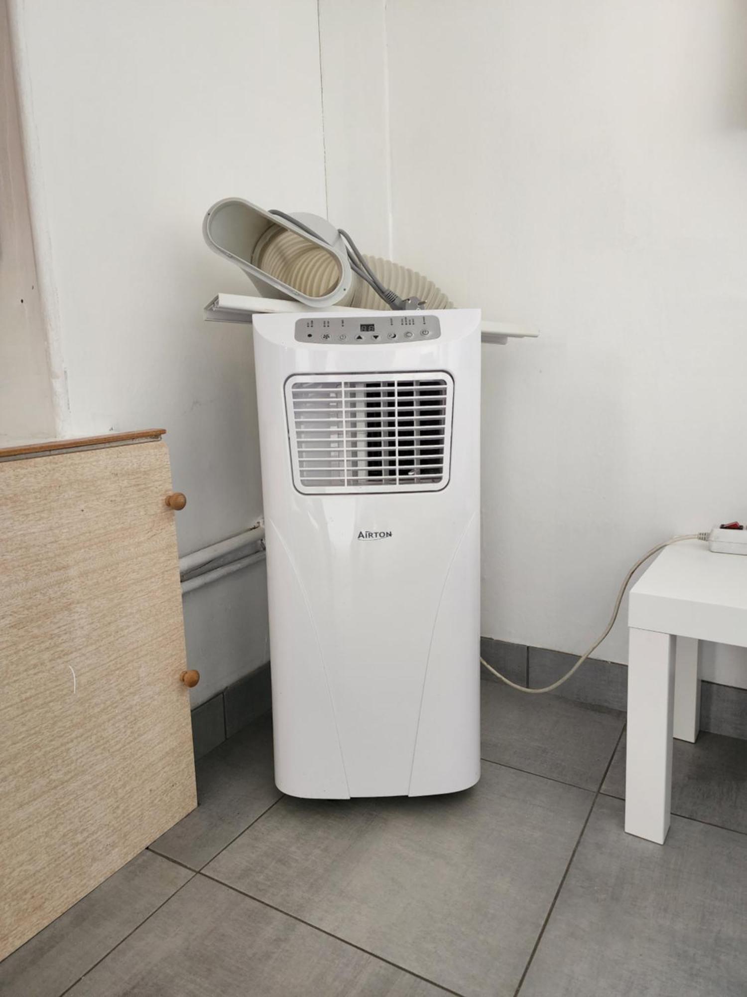 Appartement Duplex F2 Tout Confort Proche Centre Ville Avec Parking Gratuit Montluçon Kültér fotó